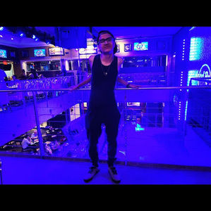 Meet your Posher, Emil